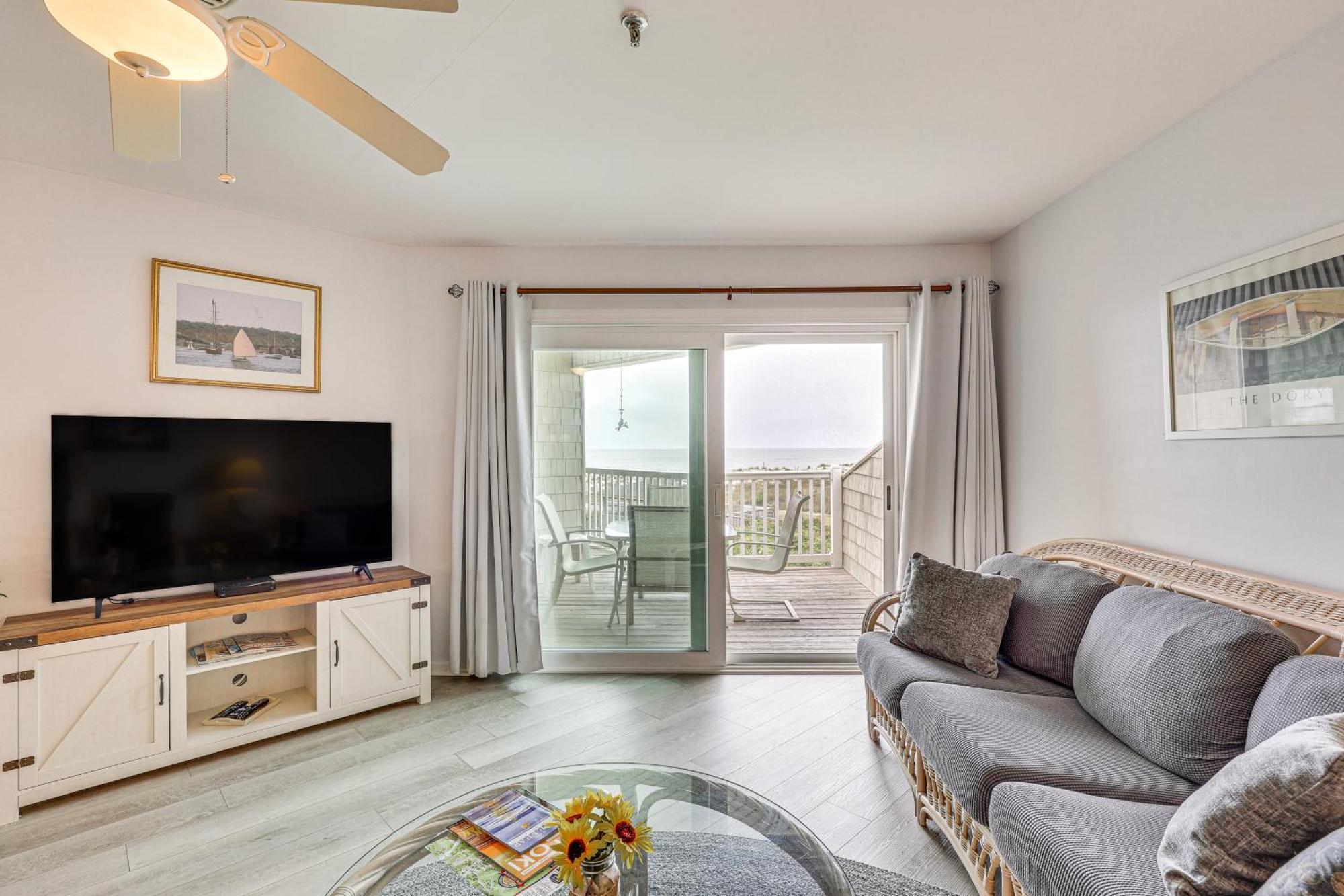 Oak Island Beachfront Condo With Community Pool Экстерьер фото