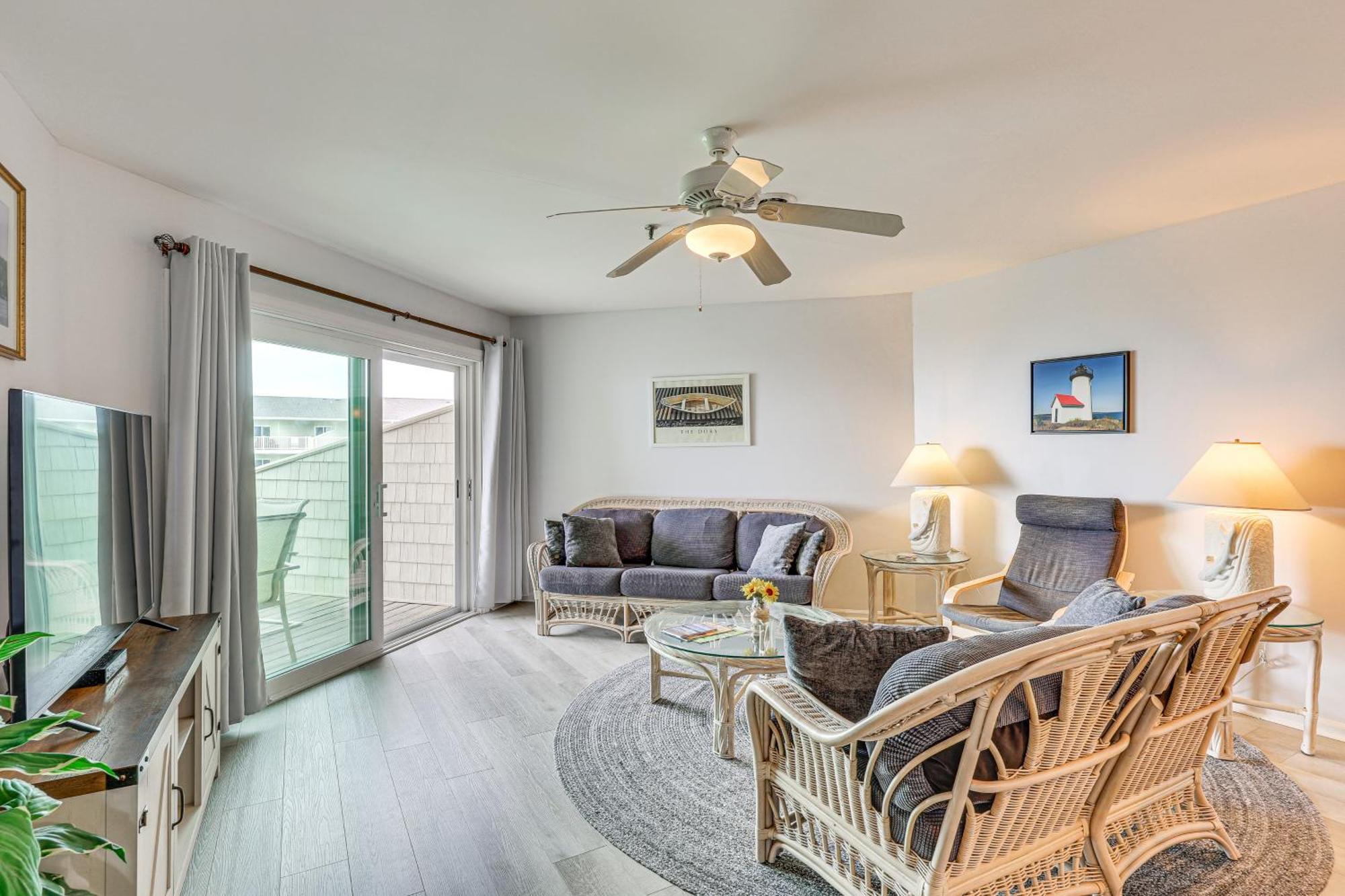 Oak Island Beachfront Condo With Community Pool Экстерьер фото