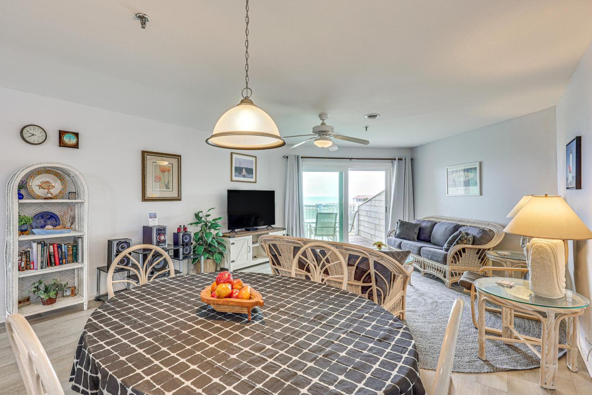 Oak Island Beachfront Condo With Community Pool Экстерьер фото